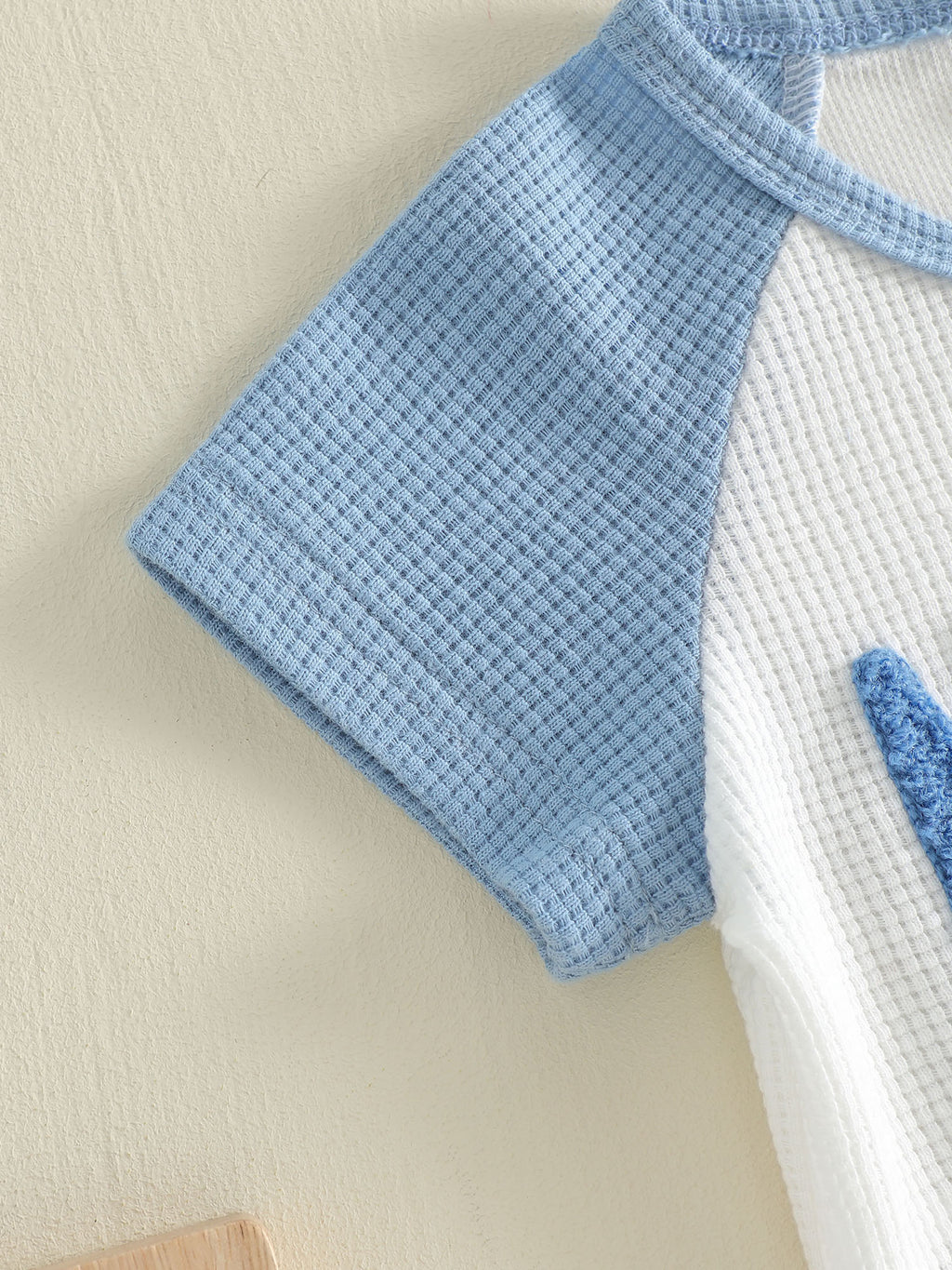 TOWEL-EMBROIDERED T-SHIRT AND SHORTS SET